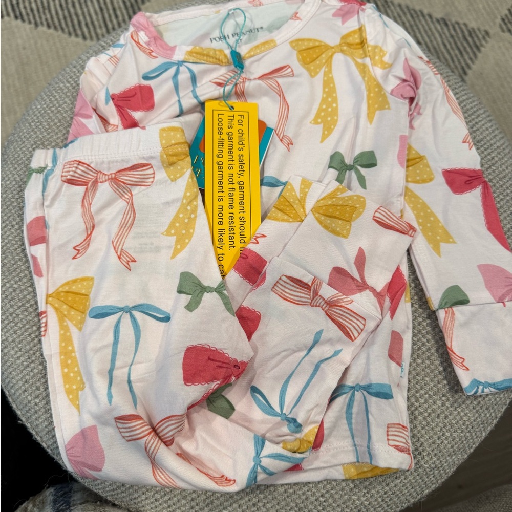 Posh Peanut Classic Pajama Set Shawna Bow Print Size 2T NWT - Picture 4 of 4